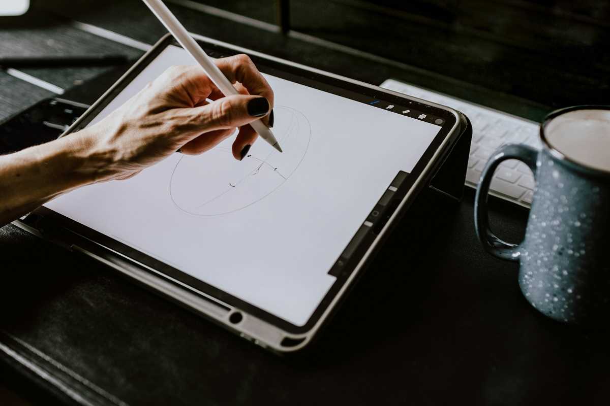 Thrive as a Digital Artist in an AI-Dominated World