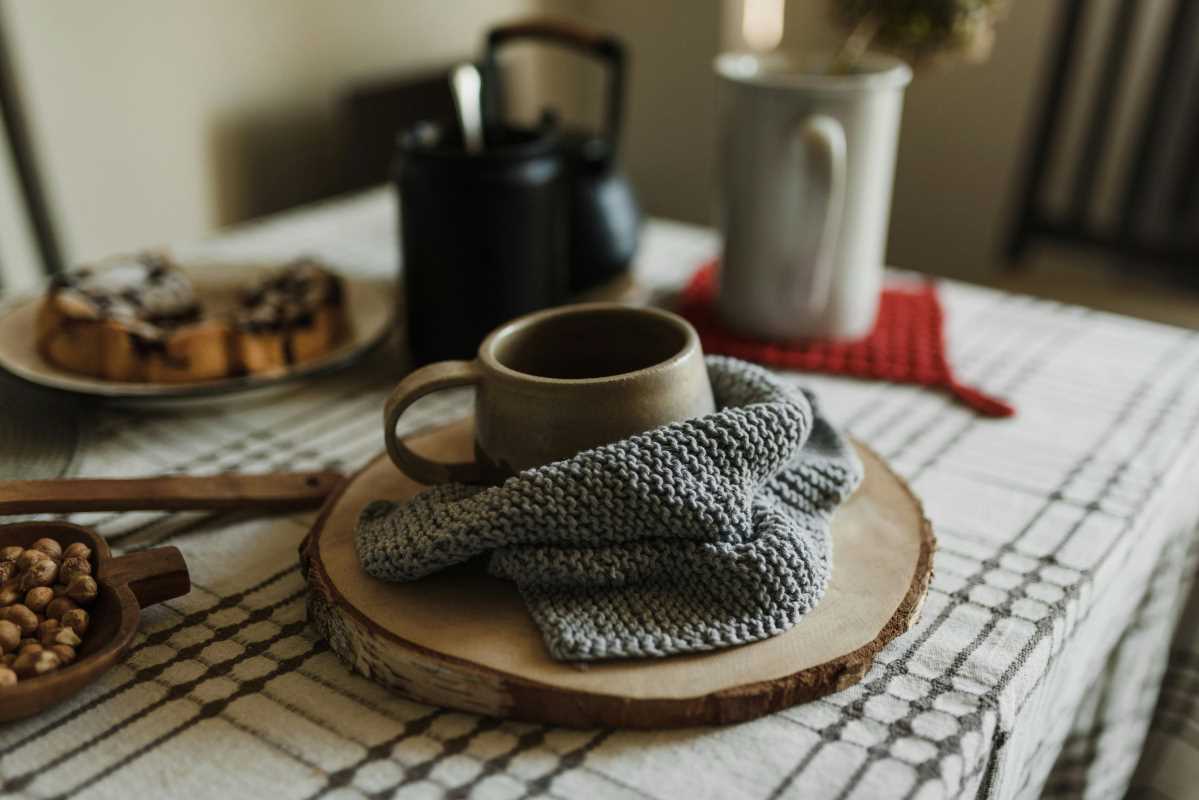 Handmade Wooden Coasters to Your Table Décor